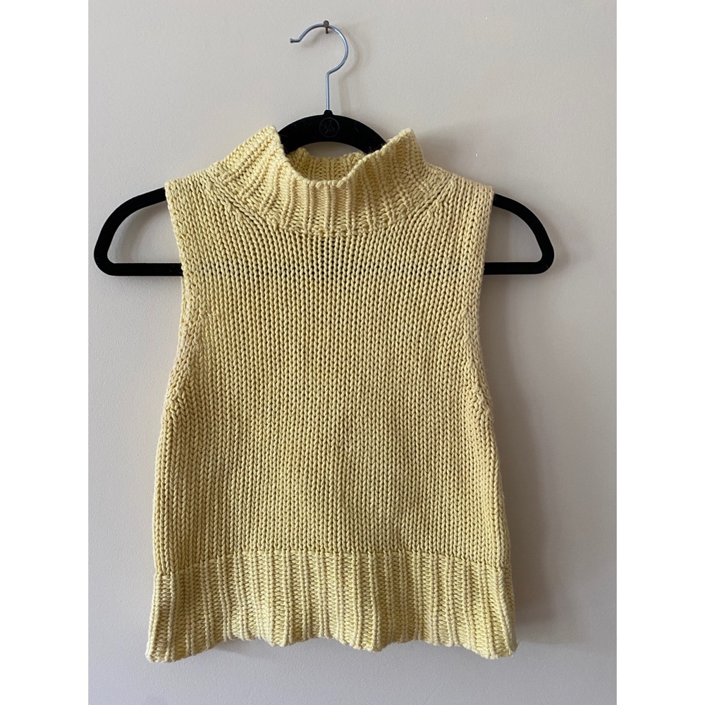 Yellow express sleeveless knit top turtleneck xs